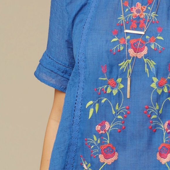 Flowy Chambray Top with Embroidered Flowers - Picture 2 of 8